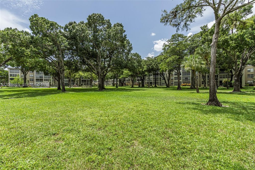 2998 NW 48th Terrace 432, Lauderdale Lakes, FL 33313