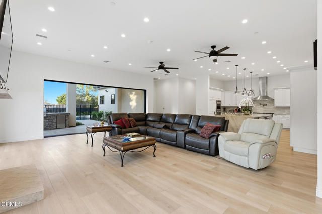 395 Sherwood Court, Thousand Oaks, CA 91361