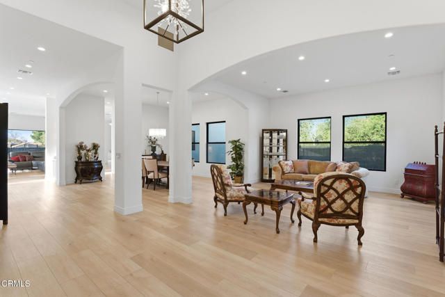 395 Sherwood Court, Thousand Oaks, CA 91361