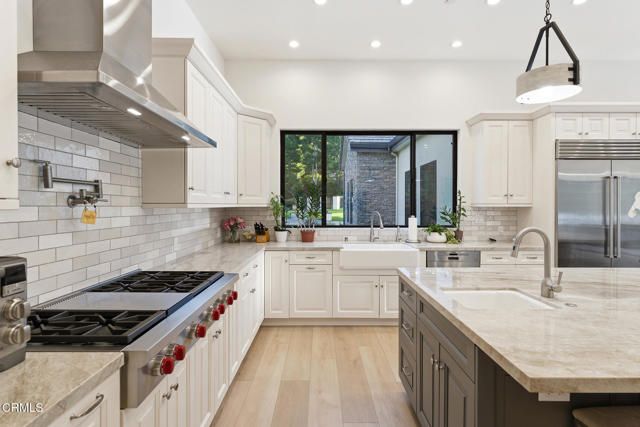 395 Sherwood Court, Thousand Oaks, CA 91361