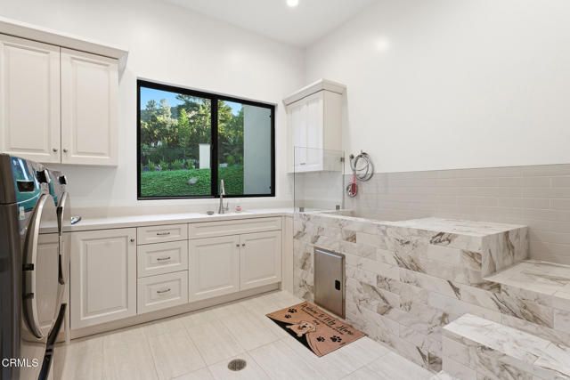 395 Sherwood Court, Thousand Oaks, CA 91361