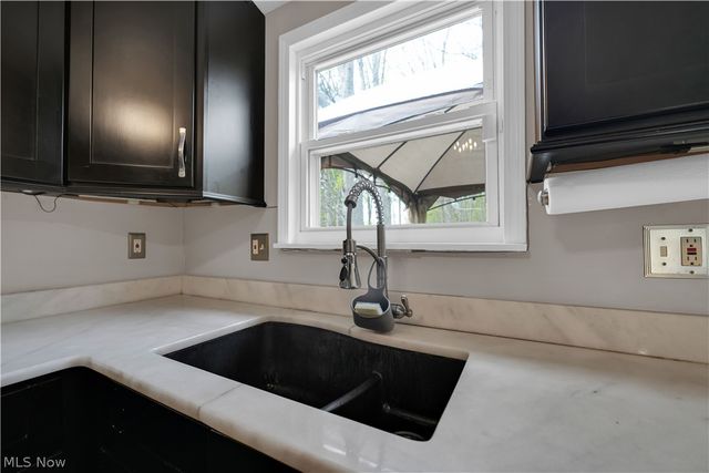 17024 Hunting Meadows Drive, Strongsville, OH 44136