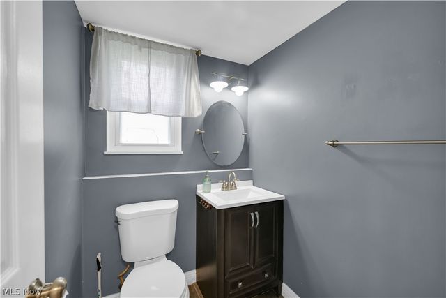 17024 Hunting Meadows Drive, Strongsville, OH 44136