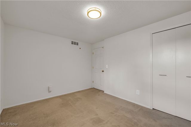 17024 Hunting Meadows Drive, Strongsville, OH 44136