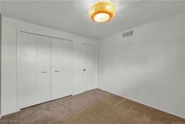 17024 Hunting Meadows Drive, Strongsville, OH 44136