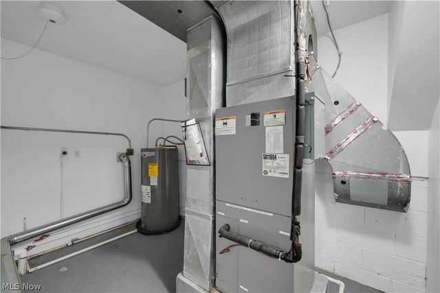 17024 Hunting Meadows Drive, Strongsville, OH 44136