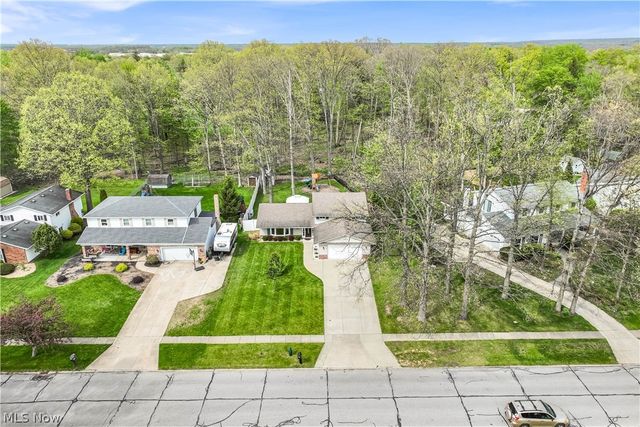 17024 Hunting Meadows Drive, Strongsville, OH 44136