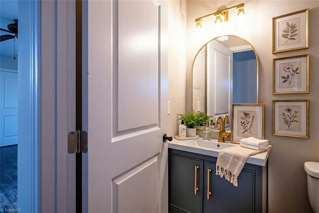 2005 Queens Court, Greensboro, NC 27408