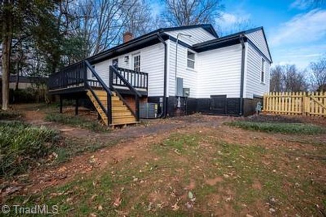 2005 Queens Court, Greensboro, NC 27408