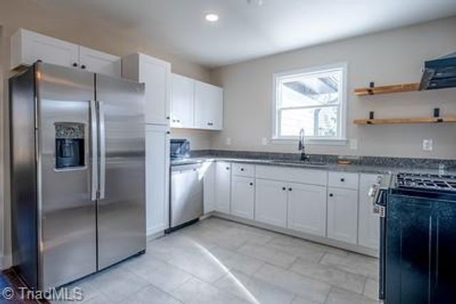 2005 Queens Court, Greensboro, NC 27408