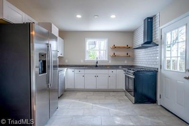 2005 Queens Court, Greensboro, NC 27408