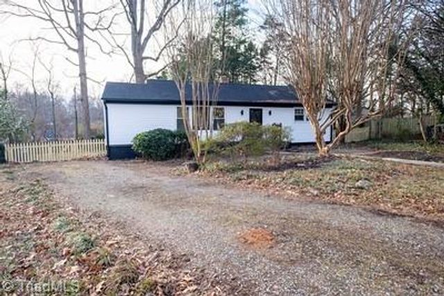 2005 Queens Court, Greensboro, NC 27408