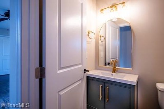 2005 Queens Court, Greensboro, NC 27408