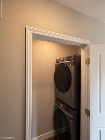 2005 Queens Court, Greensboro, NC 27408