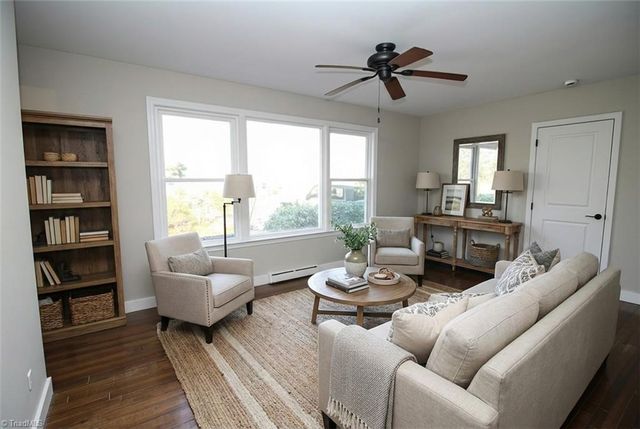 2005 Queens Court, Greensboro, NC 27408