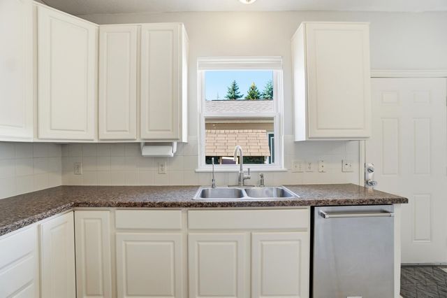 4641 Grand Strand Drive, Grove City, OH 43123