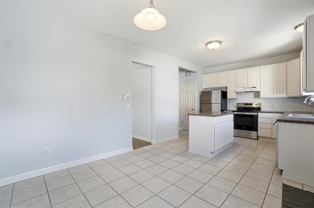 4641 Grand Strand Drive, Grove City, OH 43123