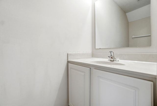 4641 Grand Strand Drive, Grove City, OH 43123