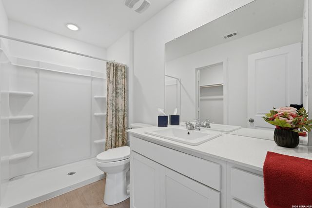 5717 MANGAS CIR, Seguin, TX 78155