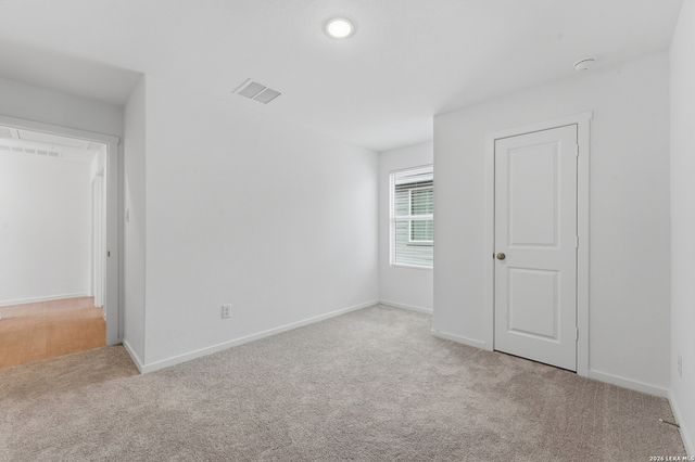 5717 MANGAS CIR, Seguin, TX 78155