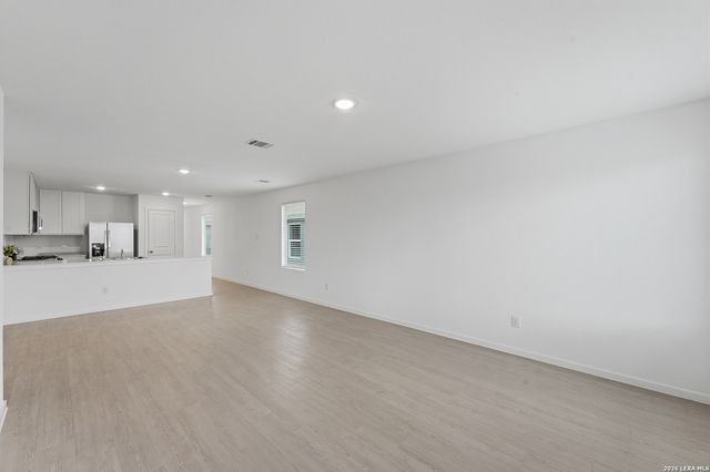 5717 MANGAS CIR, Seguin, TX 78155