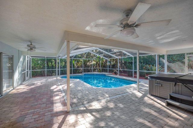 4008 EAGLES NEST DRIVE, Valrico, FL 33596