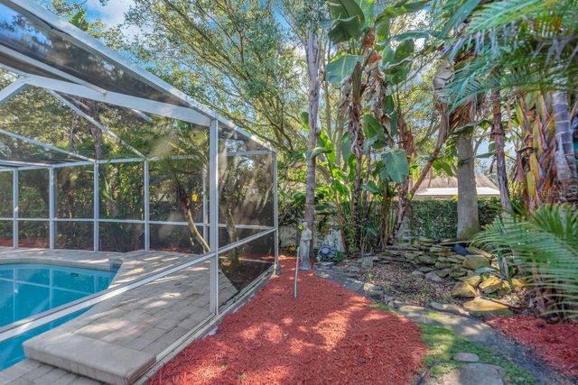 4008 EAGLES NEST DRIVE, Valrico, FL 33596