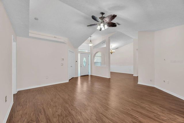 4008 EAGLES NEST DRIVE, Valrico, FL 33596
