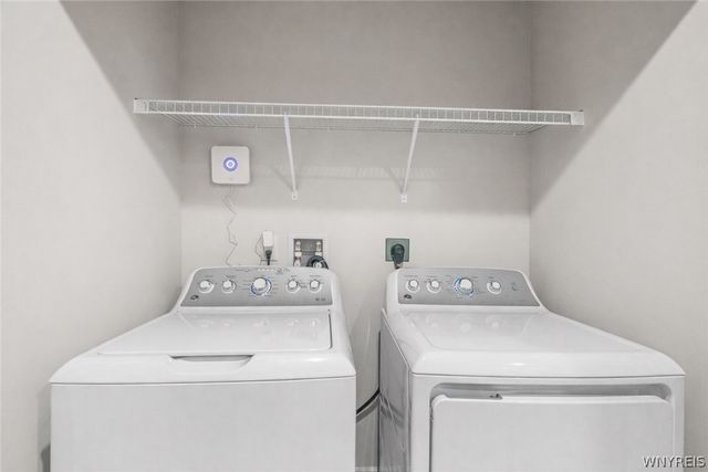 14 Grant Court, West Seneca, NY 14218