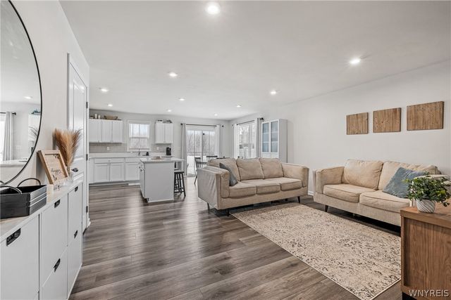 14 Grant Court, West Seneca, NY 14218