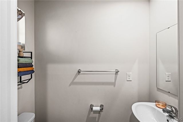 14 Grant Court, West Seneca, NY 14218