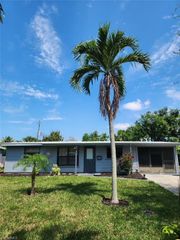 2047 Harbor LN, Naples, FL 34104