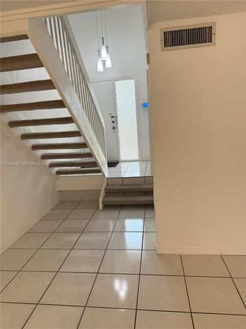 40 Chestnut Cir, Cooper City, FL 33026