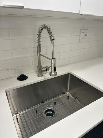 40 Chestnut Cir, Cooper City, FL 33026