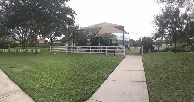 40 Chestnut Cir, Cooper City, FL 33026