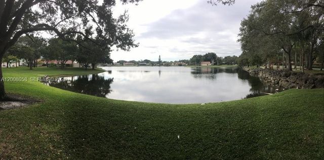 40 Chestnut Cir, Cooper City, FL 33026