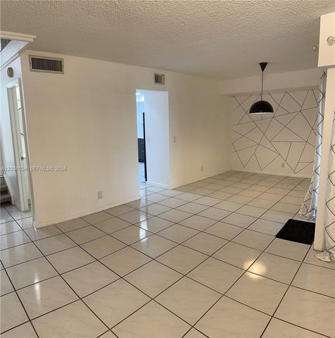 40 Chestnut Cir, Cooper City, FL 33026