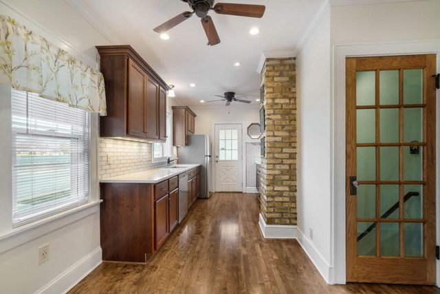 2415 9th AVENUE, South Milwaukee, WI 53172