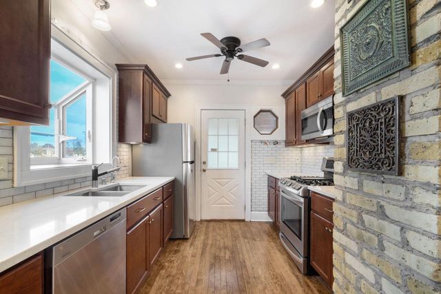 2415 9th AVENUE, South Milwaukee, WI 53172