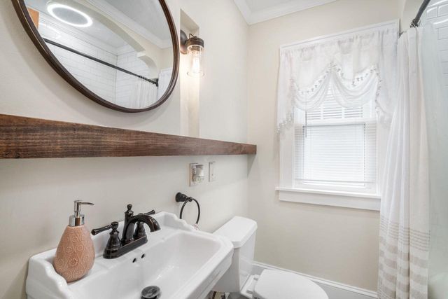 2415 9th AVENUE, South Milwaukee, WI 53172