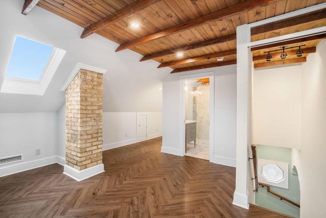 2415 9th AVENUE, South Milwaukee, WI 53172