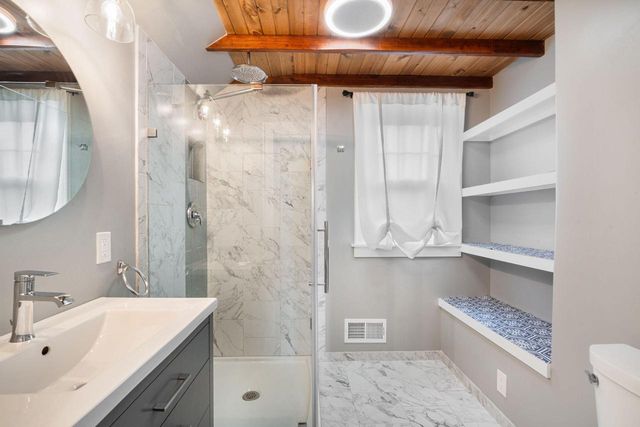 2415 9th AVENUE, South Milwaukee, WI 53172