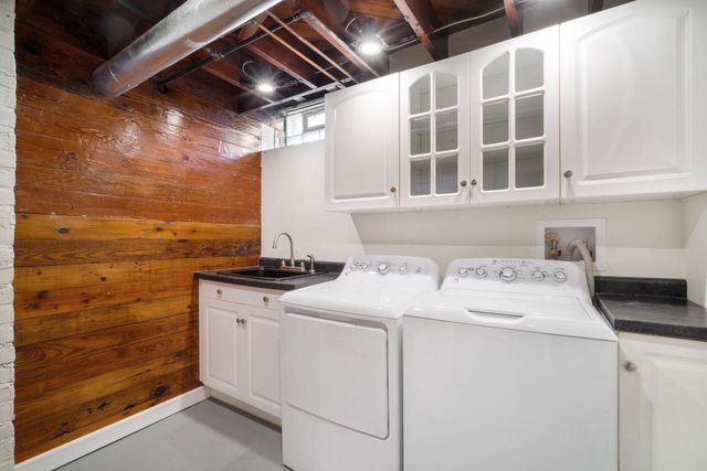 2415 9th AVENUE, South Milwaukee, WI 53172