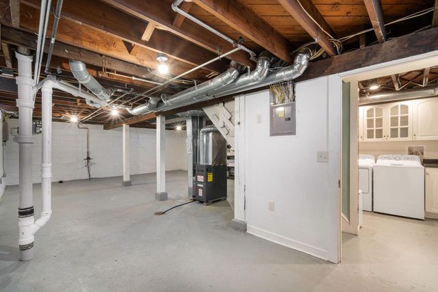 2415 9th AVENUE, South Milwaukee, WI 53172