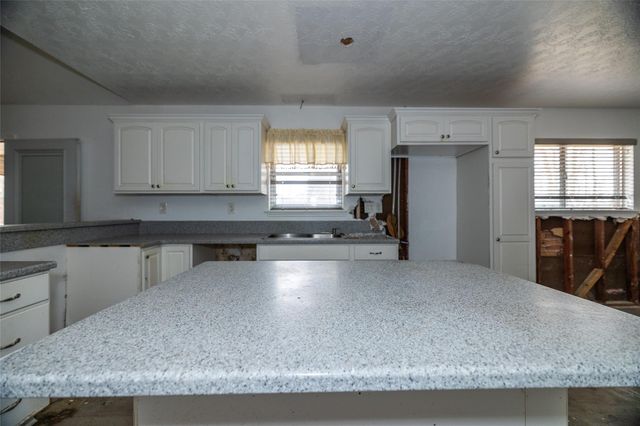 86 County Road 319, Cleveland, TX 77327