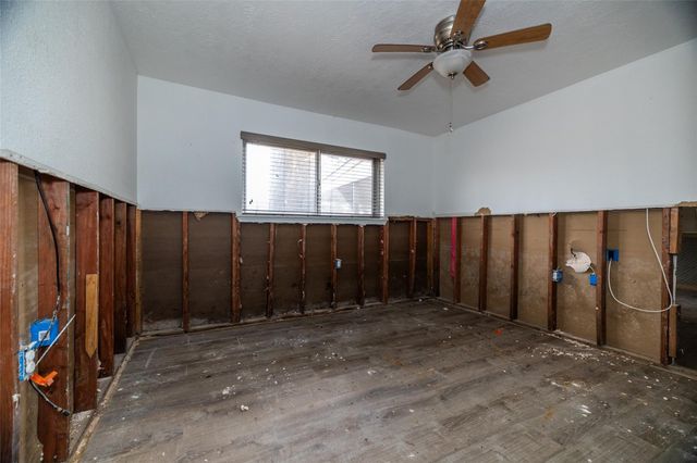 86 County Road 319, Cleveland, TX 77327