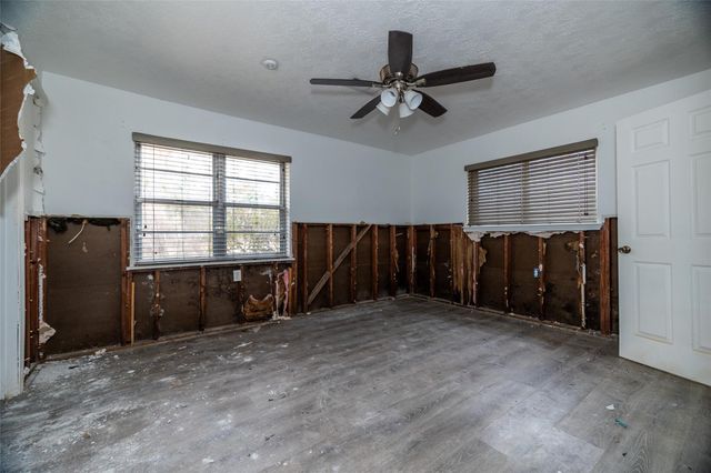 86 County Road 319, Cleveland, TX 77327