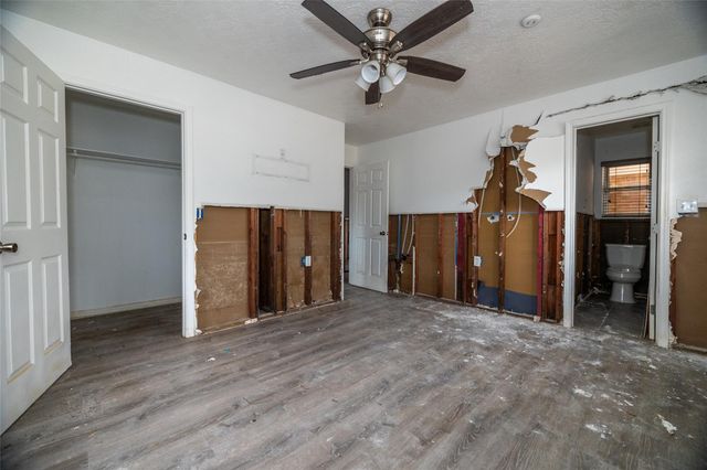 86 County Road 319, Cleveland, TX 77327