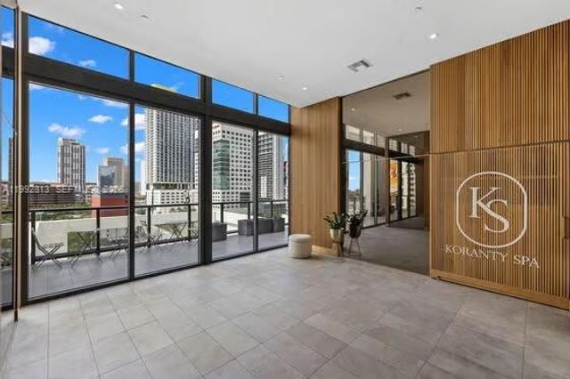 229 SW 9th St 202, Miami, FL 33130