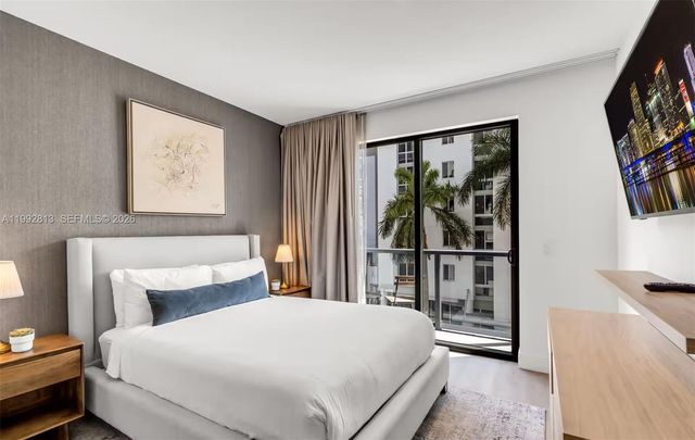 229 SW 9th St 202, Miami, FL 33130